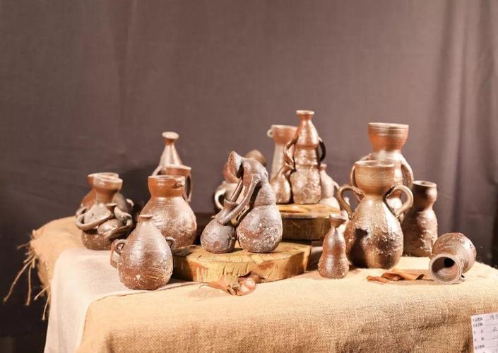 非物質(zhì)文化遺產(chǎn)傳承學(xué)院2019屆本科畢業(yè)生作品展暨金鳳藝術(shù)節(jié)陶瓷作品